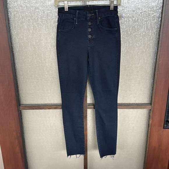 Mother Jeans The Pixie Womens 24 Black Holding Hands Exposed Buttons Ankle Fray - Picture 8 of 12